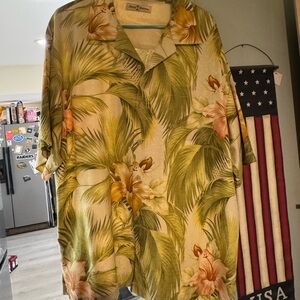 Tommy Bahama Green and Orange Floral Casual Button Down Shirt